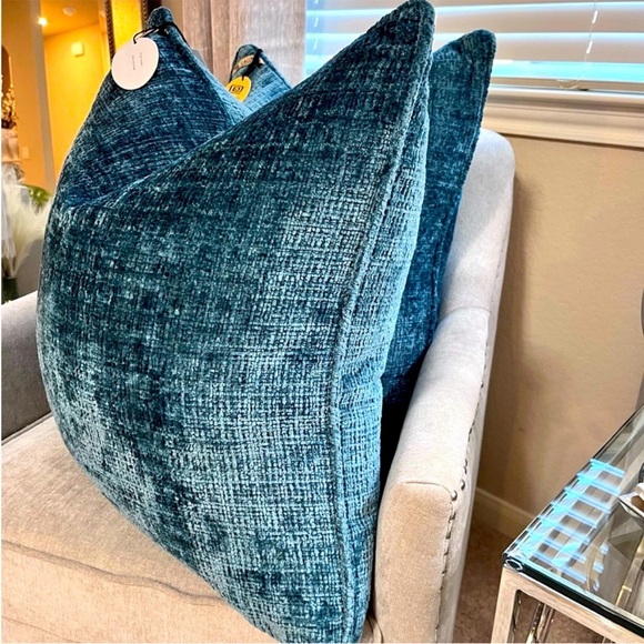 1- NWT CALLISTO HOME DECORATIVE THROW PILLOW (Read description for details) - Picture 3 of 10